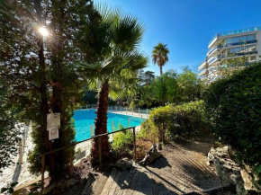 A018-Large studio with sea view swimming pool garage